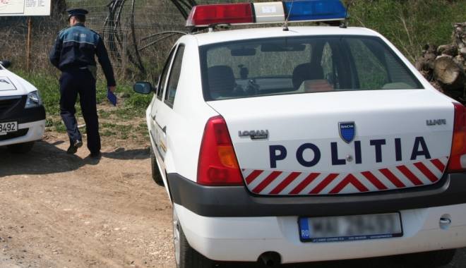 Bărbat din Medgidia, înjunghiat. Polițiștii fac cercetări - politia1131997759613749965871398-1425821386.jpg