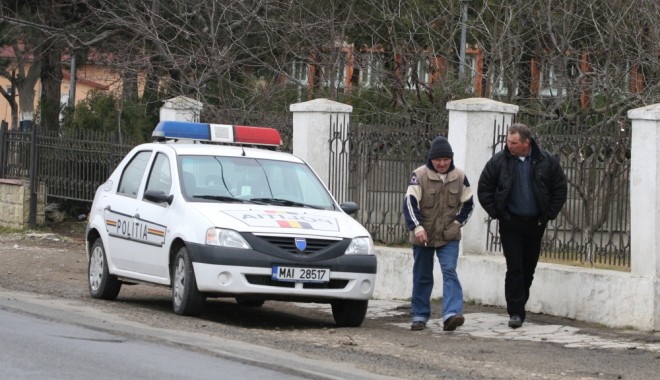 Razii ale polițiștilor pentru a-i prinde pe hoții de miei - politia1358247529-1366380238.jpg