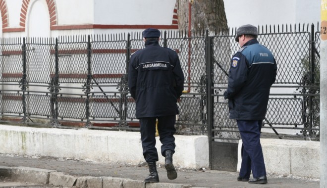 Hoață din locuințe din Negru Vodă, prinsă de polițiști - politia1358845594-1359370641.jpg