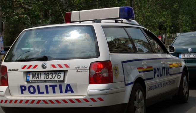 CONSTANȚA / SCANDAL cu baionete și cauciucuri tăiate în mijlocul intersecției - politia2-1338901910.jpg