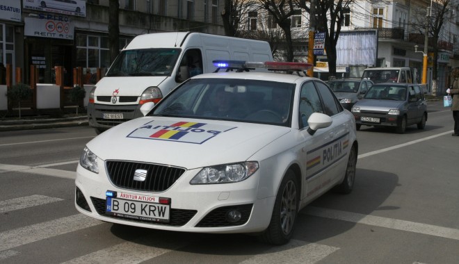 Atenție! Polițiștii de la Rutieră sunt pe străzi! - politia2-1365587124.jpg