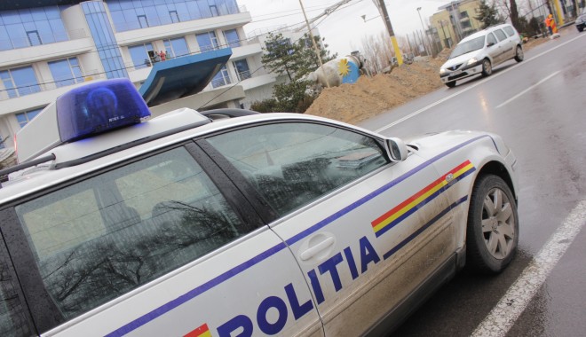 Băut și fără permis, a accidentat un pieton. Acum este arestat - politia2-1366532312.jpg