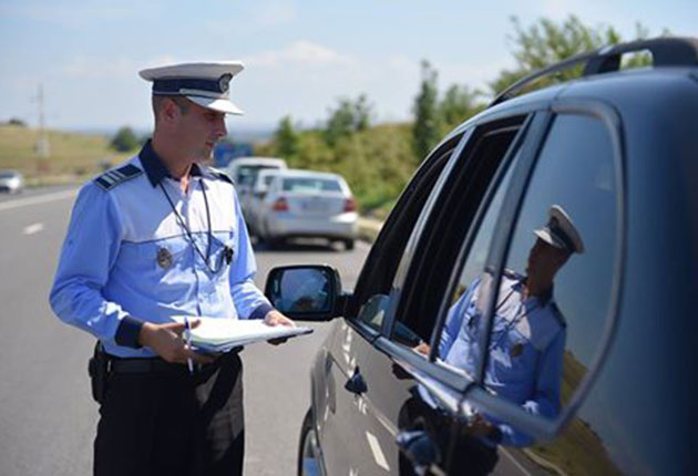 Mai mulți șoferi fără permis sau băuți, depistați de polițiști în Constanța în urma unor controale rutiere - politia2-1780745641.webp
