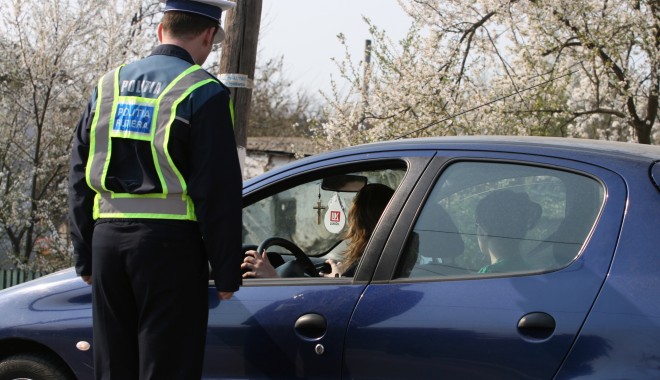 Iată unde acționează astăzi polițiștii rutieri - politia22-1385025077.jpg