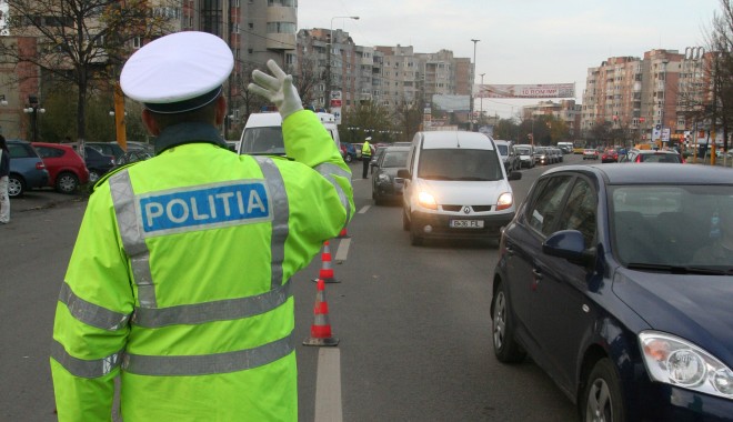 Aproape 600 de amenzi și o infracțiune, depistate de rutieriști - politia3-1358849431.jpg