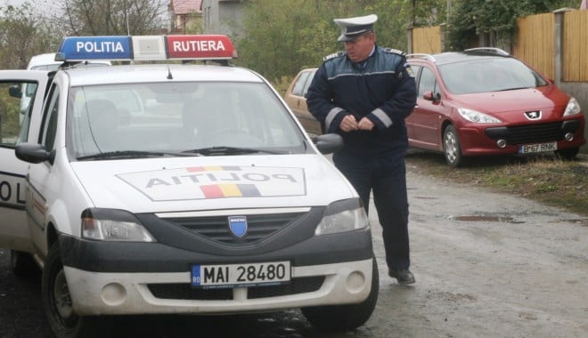 Un tractorist beat a făcut ravagii la Băneasa - politia33-1350552833.jpg