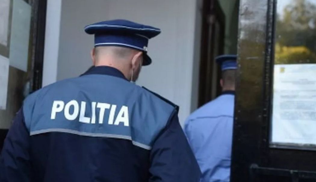 MOBILIZARE DE FORȚE! Bărbat împuşcat în picior după ce a ameninţat cu un topor poliţiştii - politia4-1714734475.jpg