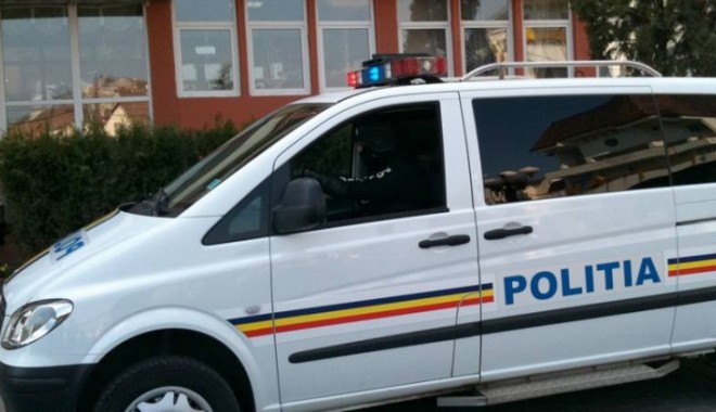 Secretara Primăriei Dobromir, reținută pentru fapte de corupție - politia751812001363024764-1385558827.jpg