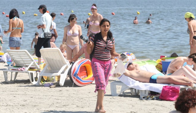 Polițiștii au dat amenzi pe plaja din Mamaia - politiaamenzimamaia-1407074428.jpg