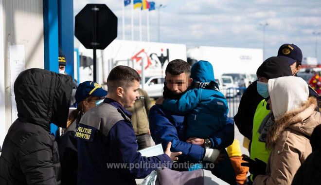 Din ce în ce mai mulţi ucraineni, la trecerile de frontieră din România. Aproape 34.000 au intrat în ţară în 24 de ore - politiadefrontiera1-1646640402.jpg