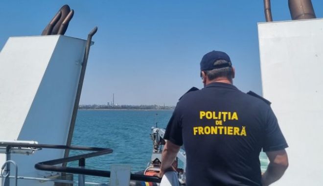 OPERAŢIUNE DE SALVARE PE MARE, LA CONSTANŢA! Ambarcaţiune plină ochi cu migranţi, detectată de Garda de Coastă