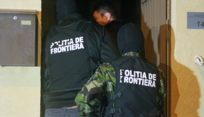 Operațiune anticorupție. Mai mulți vameși au fost reținuți - politiadefrontieradescinderi-1484309252.jpg