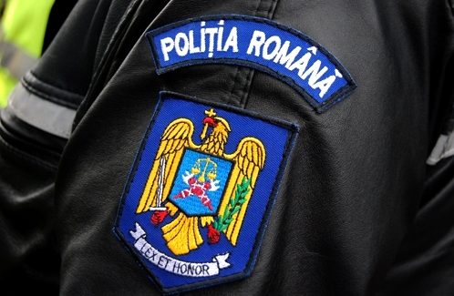 Polițistă băgată în spital după ce a încercat să aplaneze un conflict. Agresorii au fost reținuți - politiaecusonfotocugetliberro498-1552986904.jpg