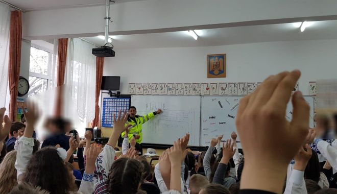 Polițiștii locali, vizită la Școala Nr. 37. Care este motivul - politialocala-1554771746.jpg