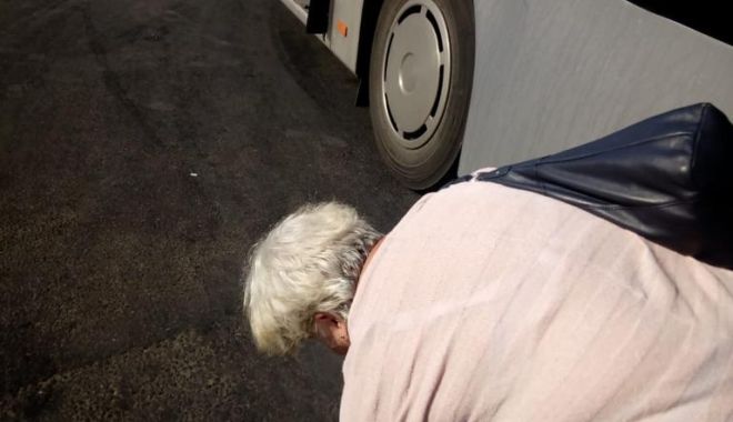 Poliția Locală în acțiune. Constănțenii indisciplinați, puși să-și strângă gunoaiele de pe jos - politialocala4-1561674055.jpg