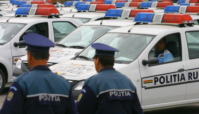 Mai puțini polițiști corupți în 2013 - politiaromanamaiputinipolitistic-1392145444.jpg