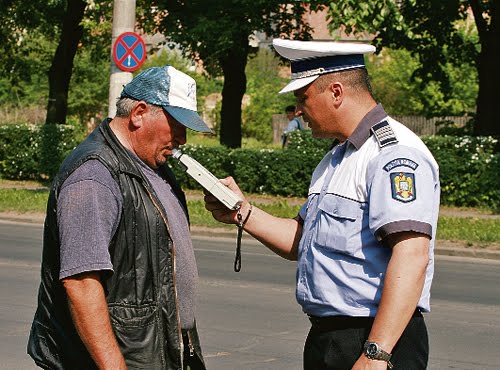 Aproape 10.000 de sancțiuni, în doar trei zile, pentru nerespectarea normelor rutiere - politiarutiera-1345973294.jpg