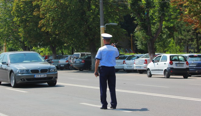 GALERIE FOTO / Atenție, șoferi! Rutieriștii au ieșit pe șoselele din Constanța cu radarele - politiarutiera-1373288790.jpg