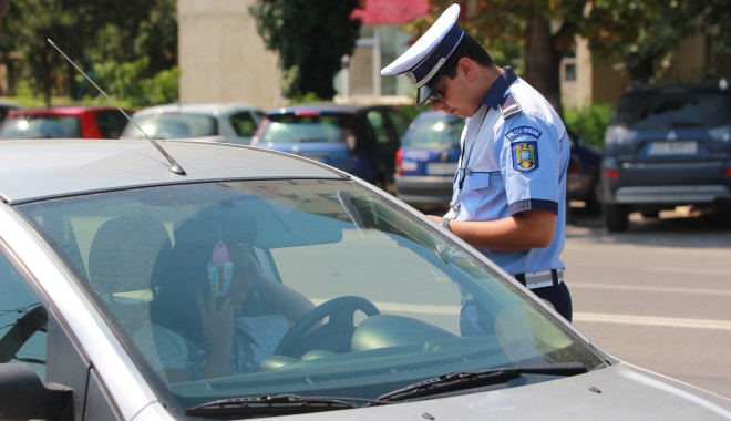 GALERIE FOTO / Atenție, șoferi! Rutieriștii au ieșit pe șoselele din Constanța cu radarele - politiarutiera12-1373288751.jpg