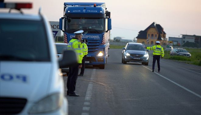 RAZIE pe șoselele din Constanța. Au fost reținute 26 de premise de conducere - politiarutieracontrol-1592736740.jpg