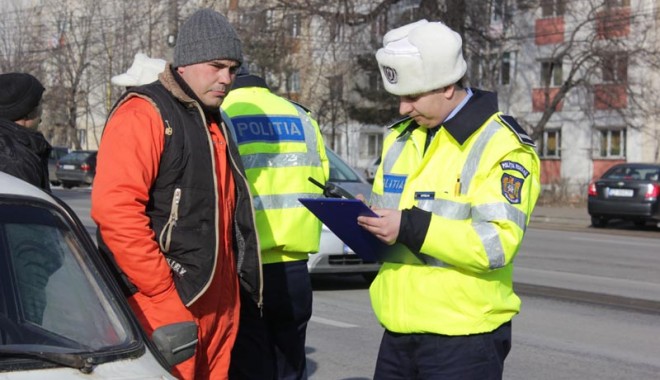 Șoferi, se măresc amenzile! - politiarutieracontroltraficbulev-1358360994.jpg