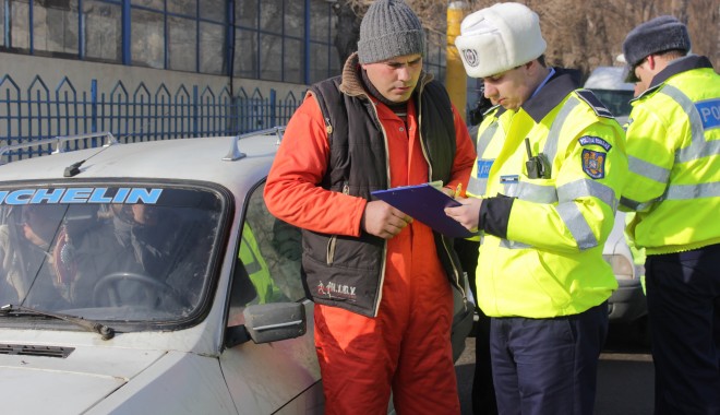 Noul Cod Rutier, amânat pentru începutul lui 2014 - politiarutieracontroltraficbulev-1387293246.jpg