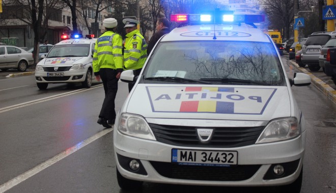 Amenzi de 39.000 de lei, date de polițiștii de la rutieră în ultimele 24 de ore - politiarutieramasinadepolitie-1360575210.jpg