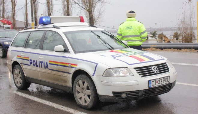 Ford cu certificat fals, descoperit la Negru Vodă - politiarutieramasinadepolitie213-1363951512.jpg