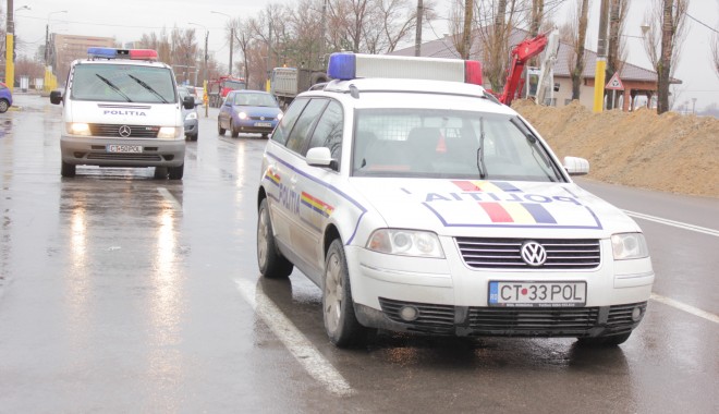 Accident rutier la intrare în Năvodari - politiarutieramasinadepolitie6-1359454404.jpg