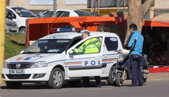 Atenție! Unde acționează, astăzi, polițiștii rutieri - politiarutieramoped9-1421740901.jpg