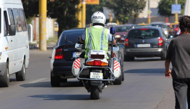 Ce se întâmplă dacă nu porți centura de siguranță - politiarutieramotociclistfiltru-1379676011.jpg