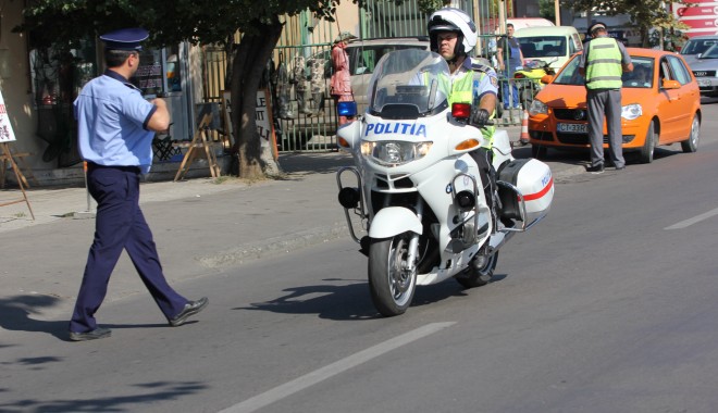 Poliția Rutieră: O zi fără accidente rutiere - politiarutieramotociclistfiltru1-1379678467.jpg