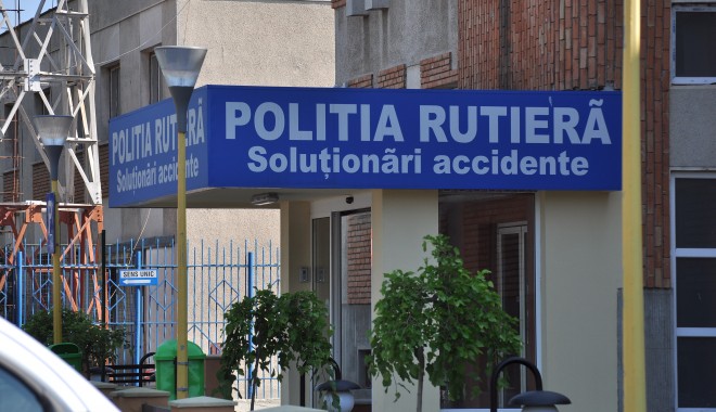DAUNE MORALE de mii de lei pentru polițiștii din mega-dosarul de corupție de la RUTIERĂ - politiarutierapolitistimasinapol-1380805848.jpg