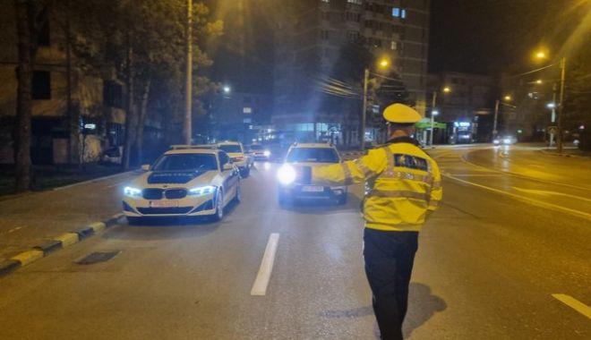 Un șofer care transporta trei copii a fost prins conducând băut și drogat cu cocaină