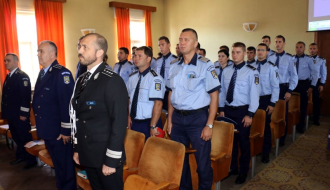 Polițiștii din Constanța, încadrați din sursă externă, au depus jurământul - politiasursaexterna-1468254902.jpg