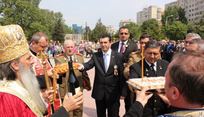 Ziua Independenței de Stat a României, celebrată la Constanța prin depuneri de coroane - politics-1336566396.jpg