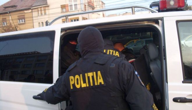 Scandalagii reținuți de polițiștii constănțeni - politie-1548951789.jpg