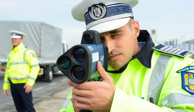 Big Brother pe șoselele din România. Iohannis a aprobat legea care ar putea pune capăt vitezei excesive pe drumurile din țară - politie-1672328888.jpg