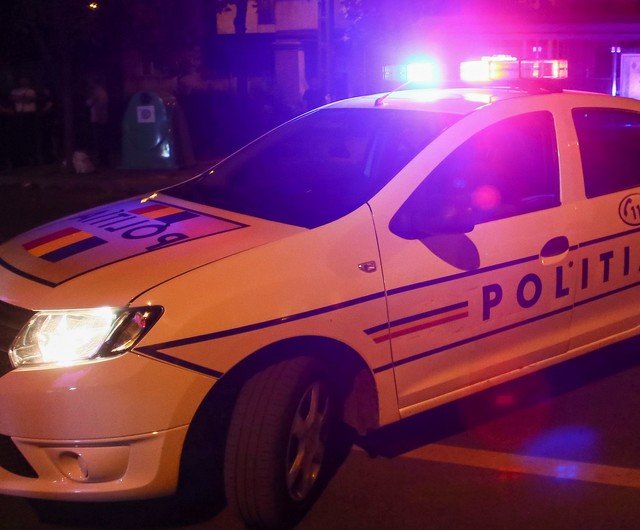 Spargere spectaculoasă. Cinci hoți mascați au furat 1,5 tone de cablu și unelte - politie-buc-furt-1773226702.webp