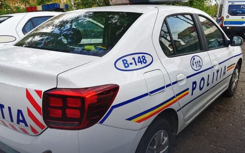 Doi tineri din Cluj, sub control judiciar după distrugerea gardului unei clădiri de patrimoniu - politie-csuj-patrimoniu-1773493784.webp