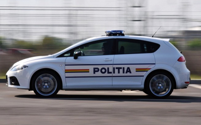 Un șofer de 70 de ani a fost urmărit de poliție pe DJ 228 - politie-masina-1723036752.jpg