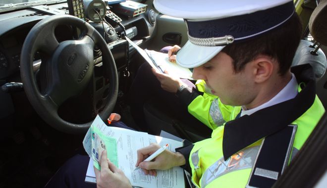 Bărbat amendat că nu a respectat carantina obligatorie, după ce o prostituată a sunat la 112 - politie5jpg-1638104410.jpg