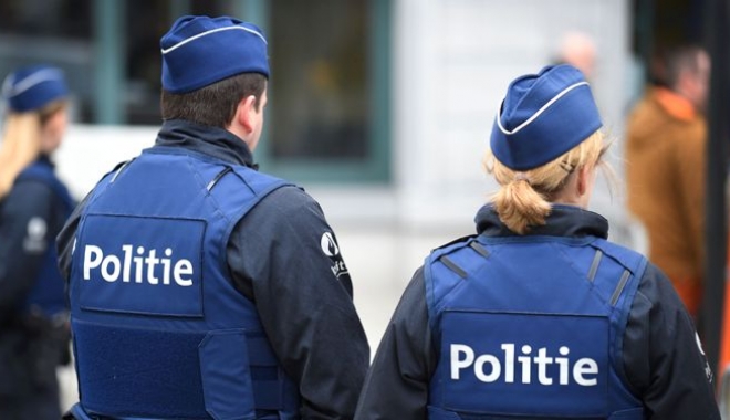 ''Elemente ale unui atac terorist'' în cazul înjunghierii a doi polițiști la Bruxelles - politiebelgia-1475677121.jpg