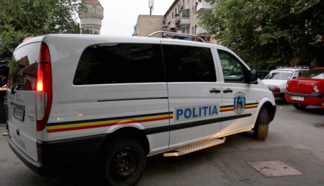 Razie cu noaptea-n cap la Medgidia - politiedescinder-1313777143.jpg