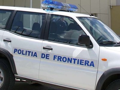 RAZIE A GĂRZII DE COASTĂ / Zeci de ambarcațiuni și mașini controlate în Portul Cernavodă - politiefrontieramasinaliviuchiri-1350038600.jpg