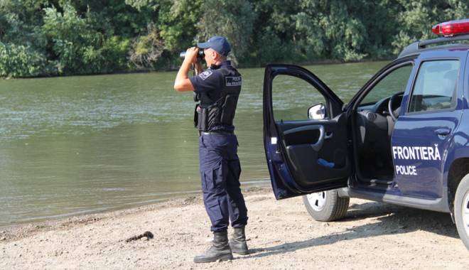 Transport ilegal de lemn, interceptat de polițiștii de frontieră - politiefrontieraprutbordergovmd-1417692016.jpg