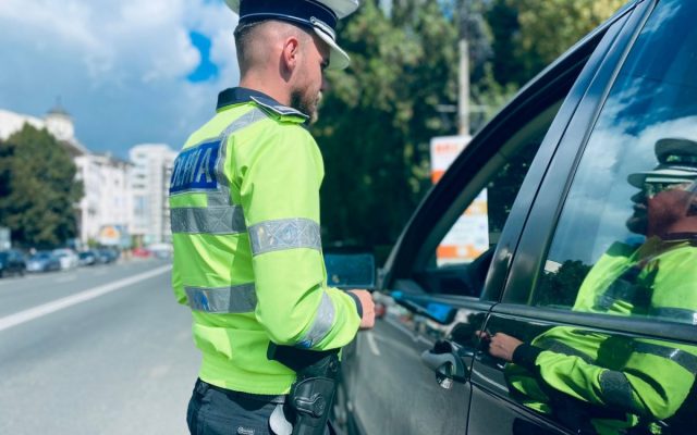 Controale în forță! Polițiștii au verificat sute de persoane și autovehicule - politiepolitistrutieracontrolipj-1782555363.webp