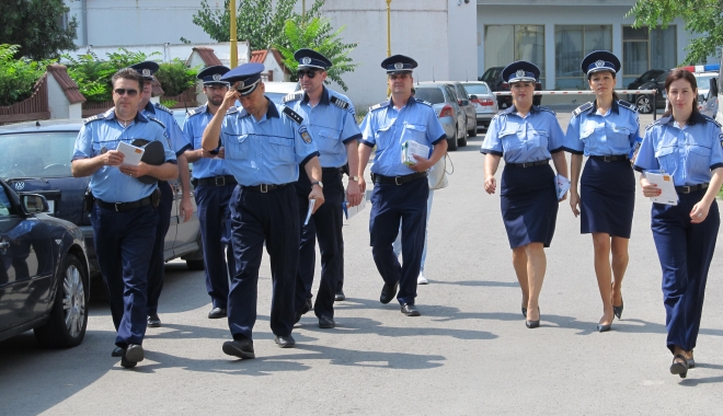 Razii pe plajele din Mamaia. A PLOUAT CU AMENZI! - politiepreveniremamaia-1499851878.jpg