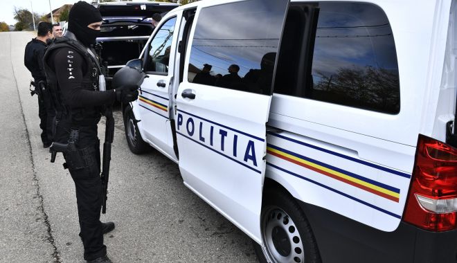 Cercetat pentru pornografie infantilă! Şi-ar fi şantajat iubita minoră, ca să rămână într-o relaţie cu el
