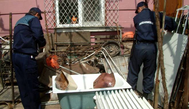 Constănțean prins cu sute de kilograme de fier vechi - politiesectia4fiervechigf1-1425317205.jpg